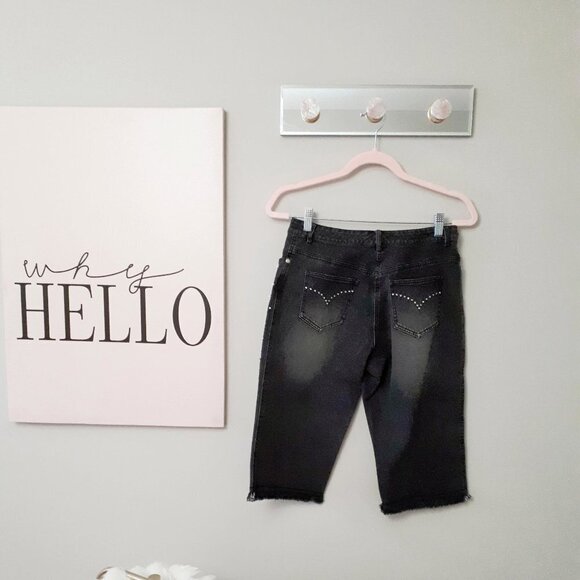 NWOT Christine Phillipe black wash denim shorts w/ faux pearl & crystals, 4 - Picture 3 of 11